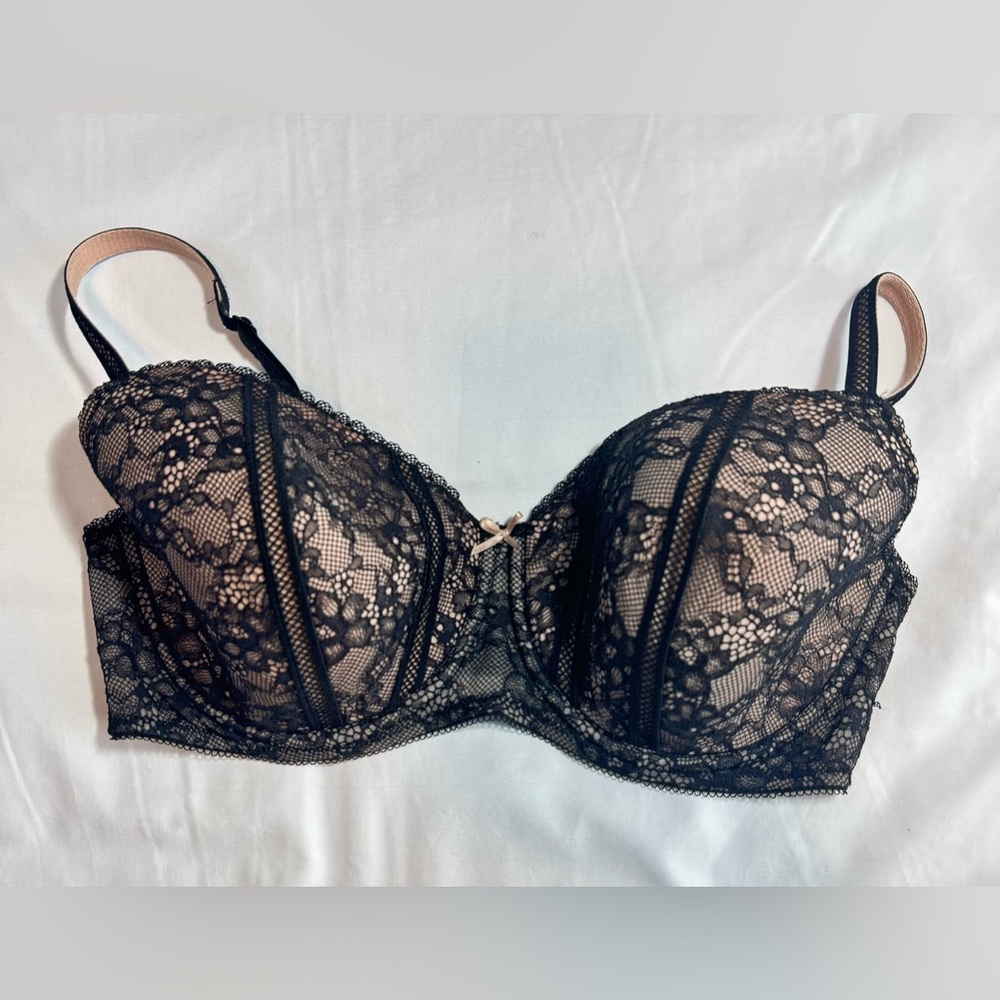 Chic Black Lace Btemptd Lacy Full-Coverage Bra in a 34DDD